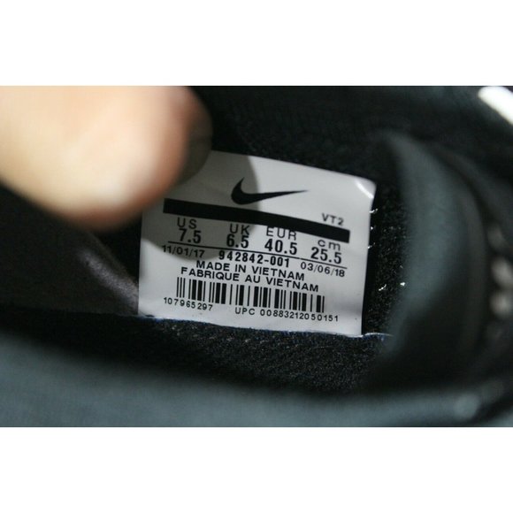 Nike Air VaporMax Flyknit 2 Black White M606 - Picture 8 of 8